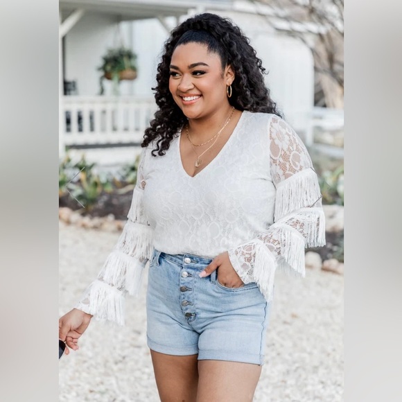 Pink Lily Meet Me On Broadway Ivory Fringe Sleeve Lace Long Sleeve Bodysuit sz M - Picture 2 of 8